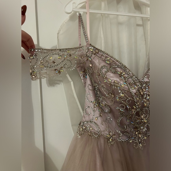 Formal Dress - Picture 2 of 11